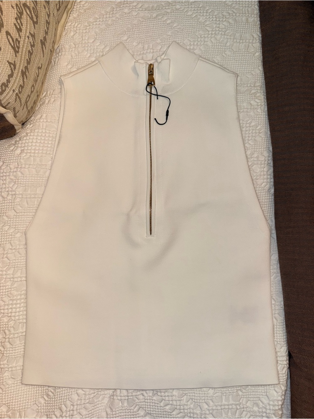 Alice + Olivia Cream Zip-Neck Sleeveless Tank - NEVER WORN